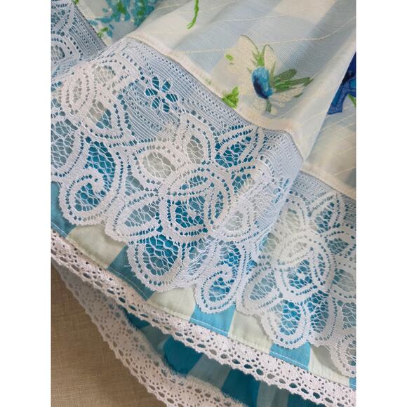 Forever Remi Blue Floral Dress - Picture 5 of 9